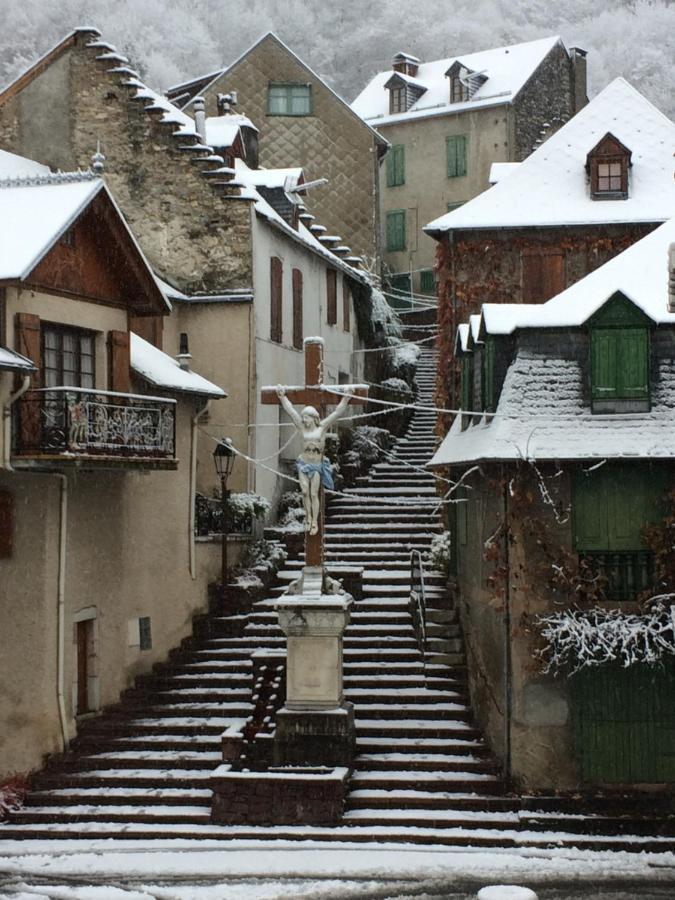 Les Deux Rives Bed and Breakfast Cierp Exteriör bild