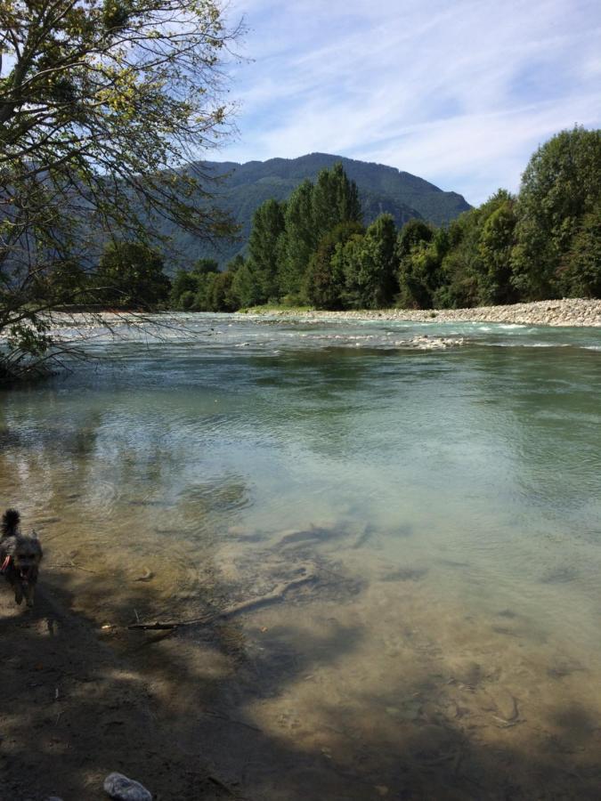Les Deux Rives Bed and Breakfast Cierp Exteriör bild